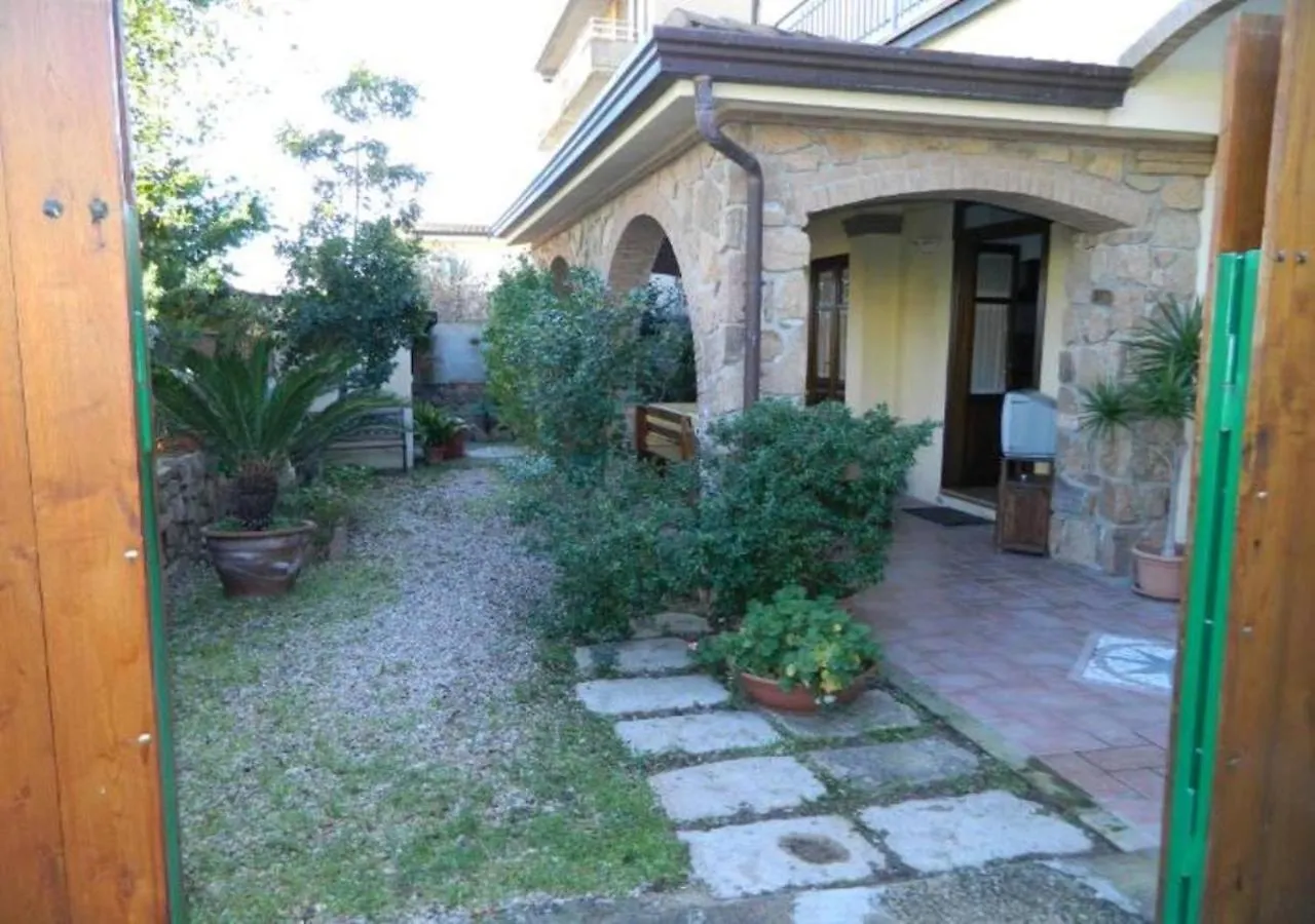 Casa Con Veranda A Pochi Passi Dal Mare Santa Maria Navarrese Hébergement de vacances