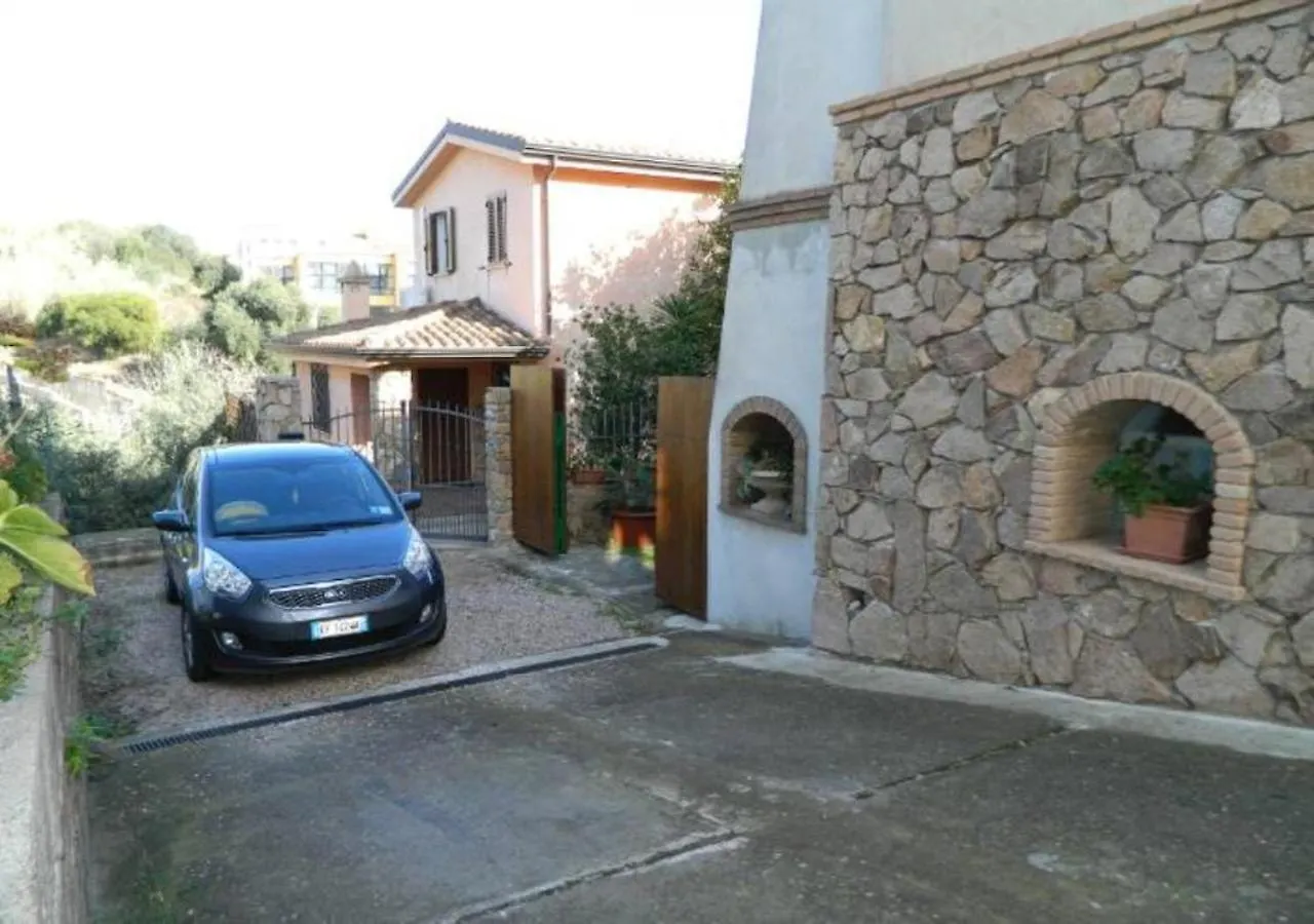 Casa Con Veranda A Pochi Passi Dal Mare Santa Maria Navarrese Hébergement de vacances