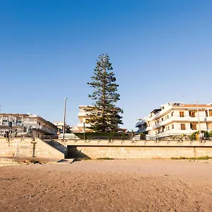 Madira , Marina di Ragusa Italia